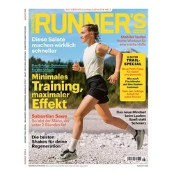 Titelseite des RUNNER'S Magazins mit einer Frau, die auf einem Feldweg läuft. Sie trägt ein helles Oberteil, dunkle Shorts und Laufschuhe, mit einem Armband am linken Arm. Im Hintergrund sind verschwommene Bäume und Berge zu sehen.