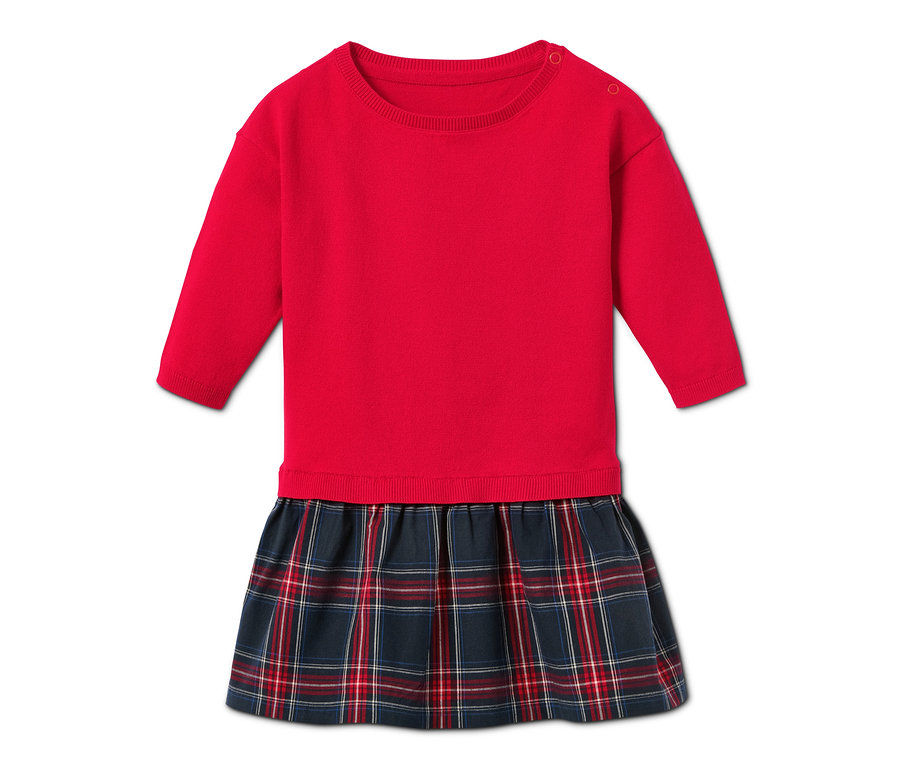 Rotes Strickkleid mit kariertem Rock.