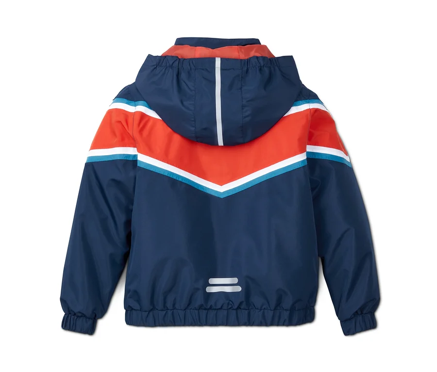 Blaue Regenjacke mit orangefarbenen und weißen Chevron-Streifen.
