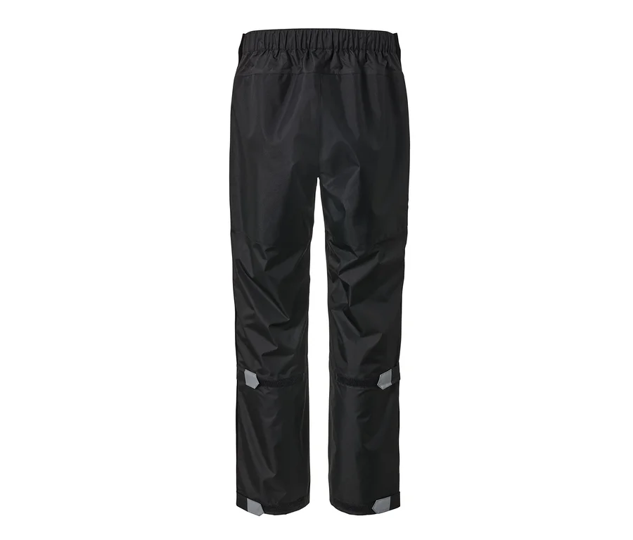 Eine schwarze High-Tech-Regenhose.