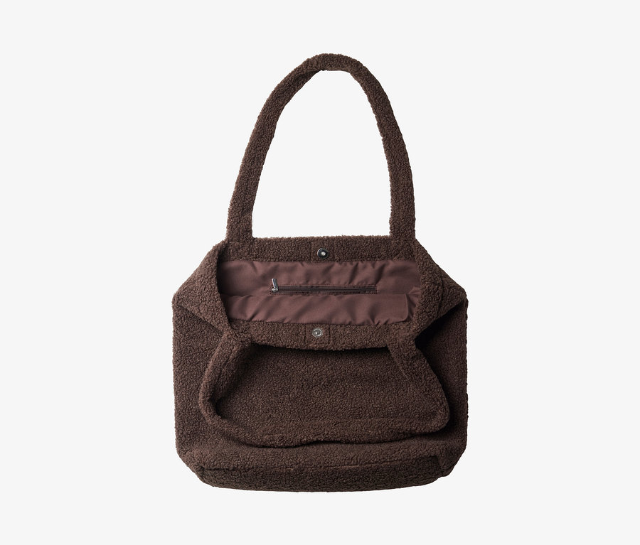 Brauner Shopper aus Teddyfell mit braunem Futter.
