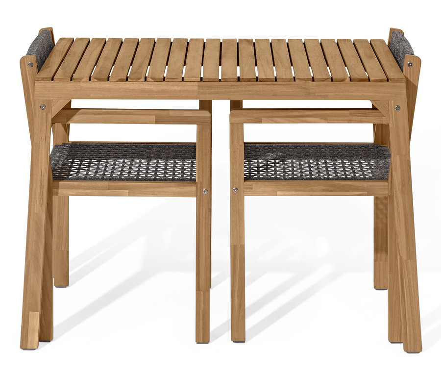 Detailansicht eines Balkon-Sets mit Textilgeflecht.