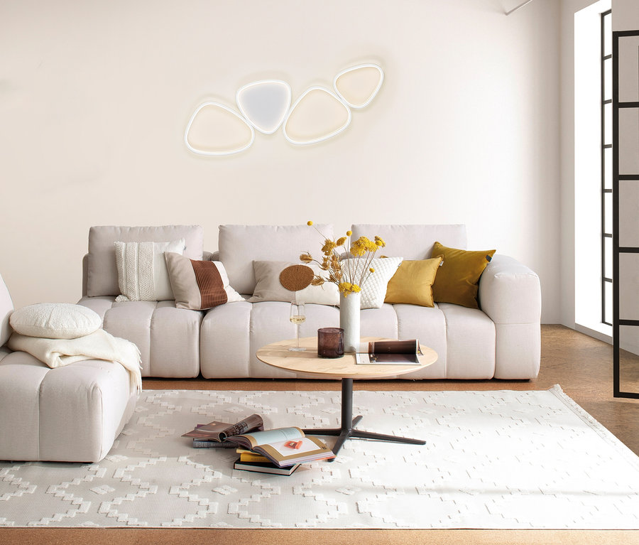Wohnzimmer mit Sofa, Teppich und SCHÖNER WOHNEN-Kollektion Deckenleuchte »Pebbles«, lang.
