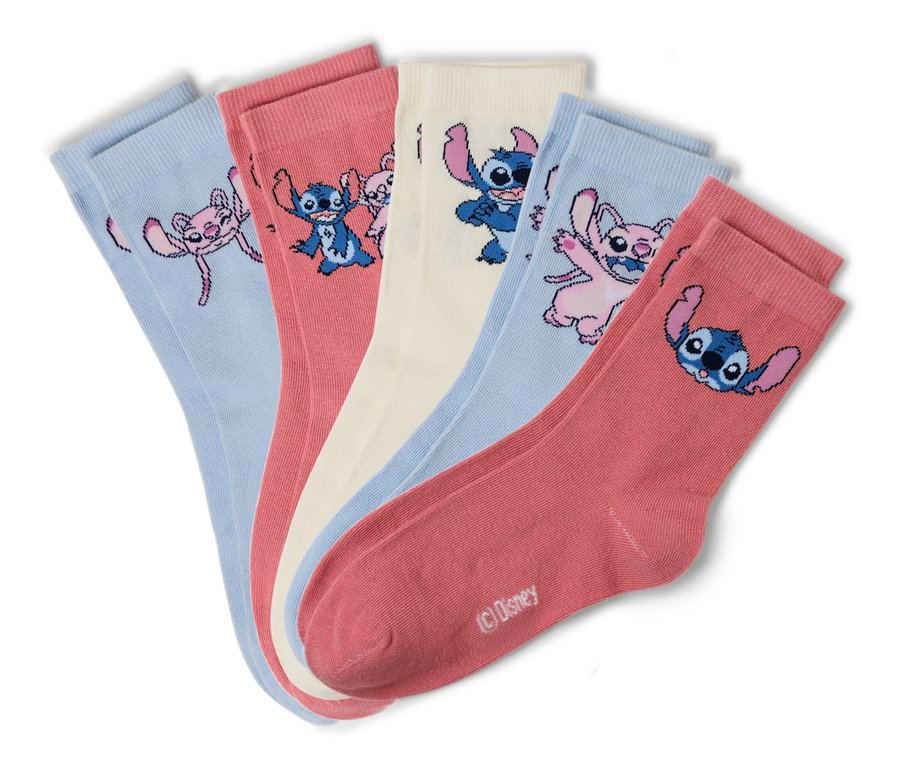 Fünf Socken liegen nebeneinander. Die Socken sind hellblau, rosa und creme. Auf den Socken sind verschiedene Disney-Figuren abgebildet.