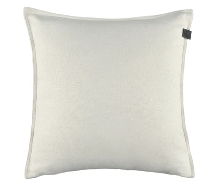 Off-white Dekokissen-Bezug »COAST« von SCHÖNER WOHNEN-Kollektion mit dunklem Etikett oben rechts.