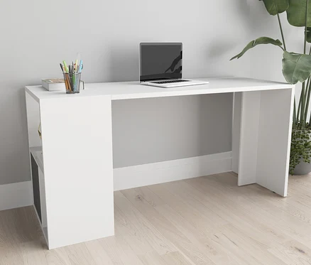 Weißes Roba Set »Fortuna« Beistelltisch und Schreibtisch mit Laptop, Stiften und Buch auf Holzboden.