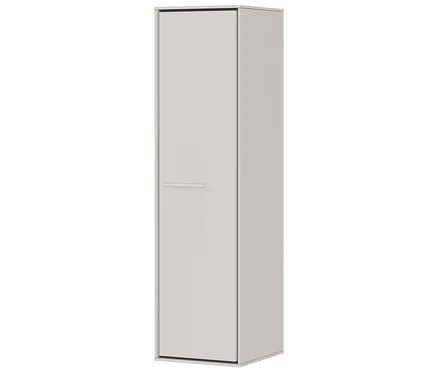 Ein einzelner, schmaler, grauer Schrank mit einer Tür und einem horizontalen Griff steht aufrecht.