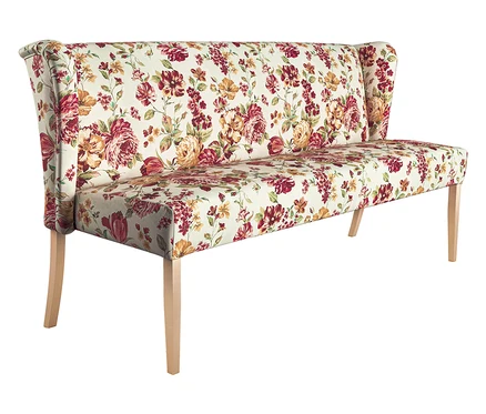 Ein blumengemustertes Sofa mit Holzbeinen steht vor einem weißen Hintergrund.