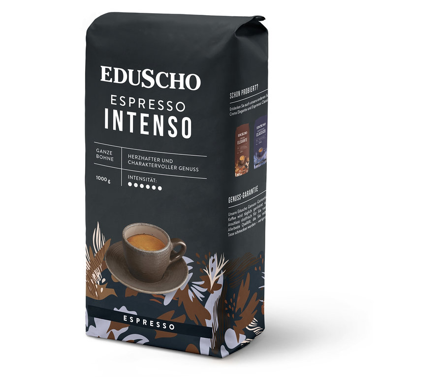 Ein 1 kg-Beutel Eduscho Espresso Intenso Ganze Bohne steht auf einer Fläche.