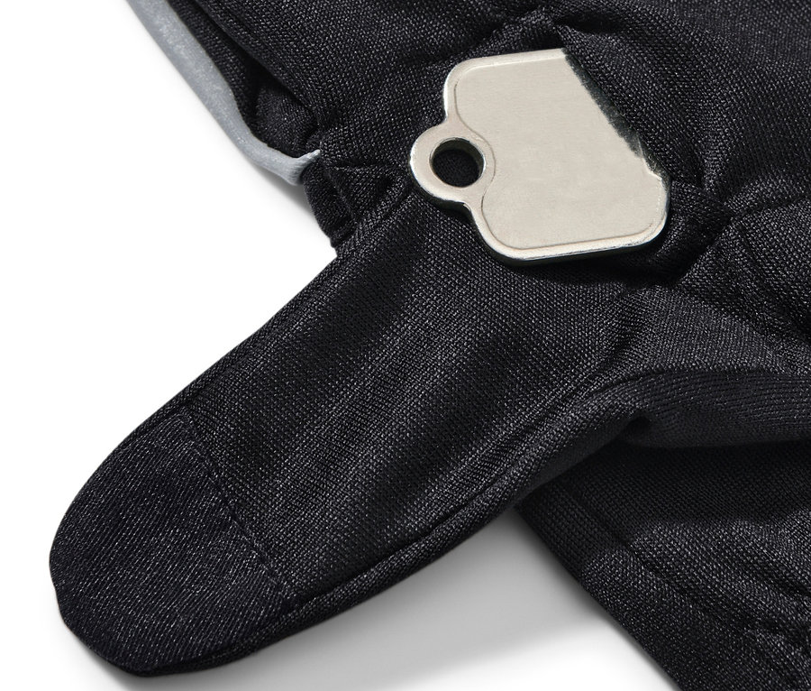 Detailaufnahme von schwarzen Klapp-Laufhandschuhen.