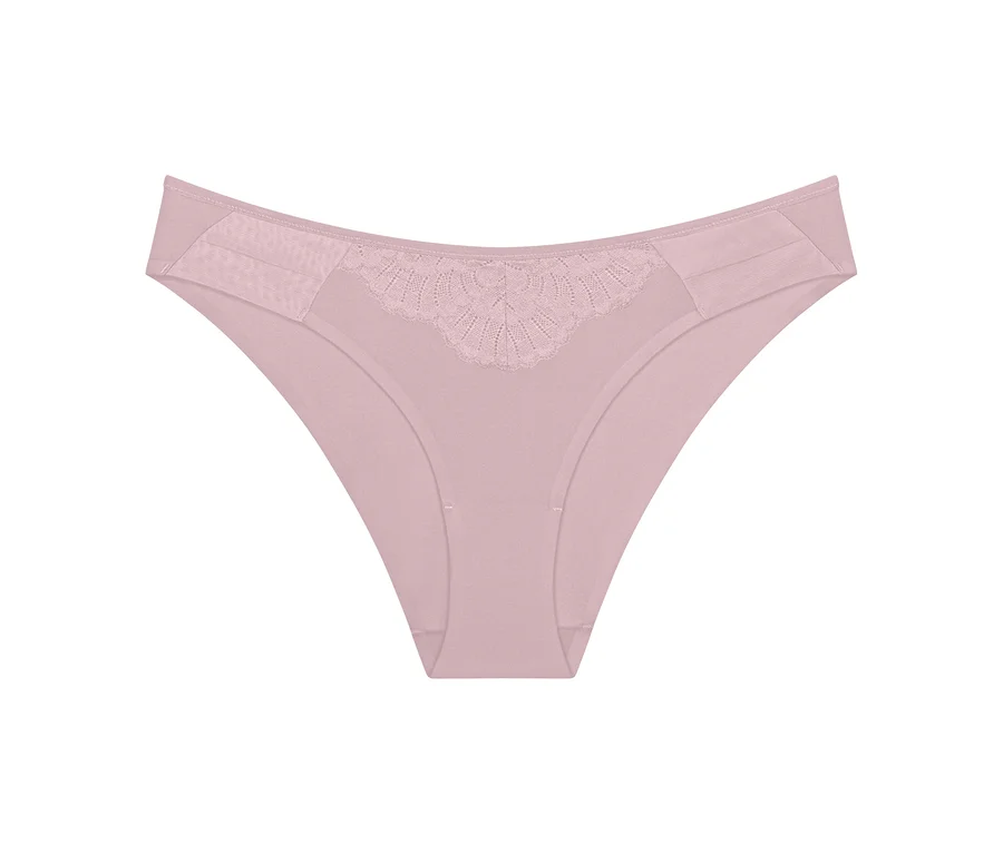 Rosa Slip mit Spitzen- und Netzeinsätzen am Bund.