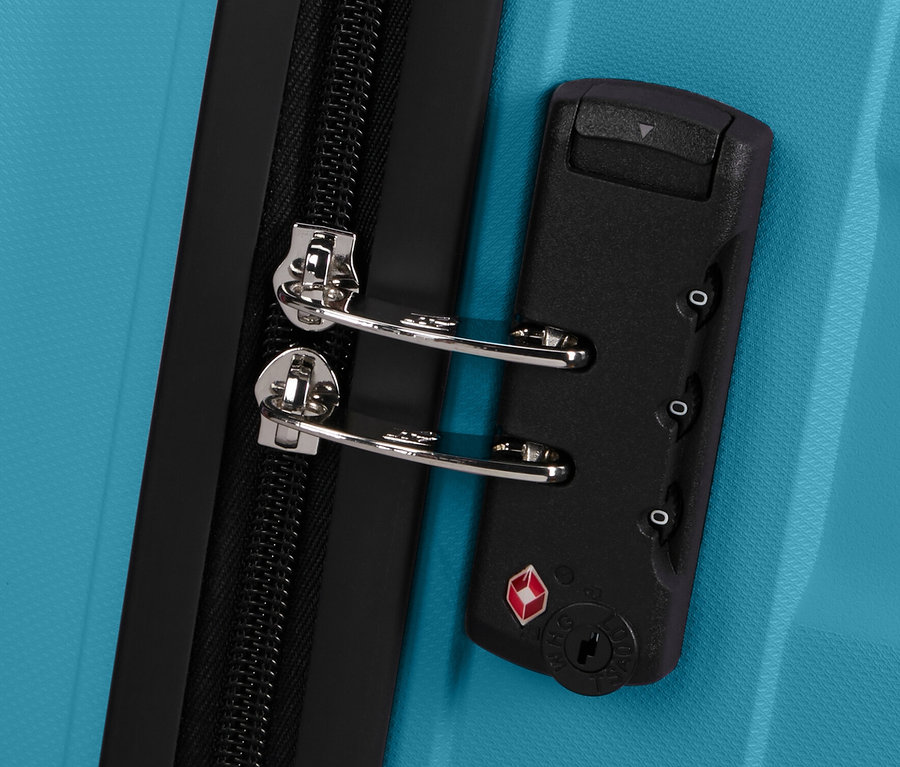Detailaufnahme eines hellblauen American Tourister »Jetdriver 3.0« Koffers mit schwarzem Reißverschluss und Zahlenschloss.
