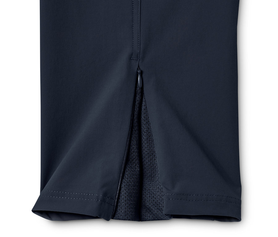 Detailansicht einer Softshell-Outdoorhose.
