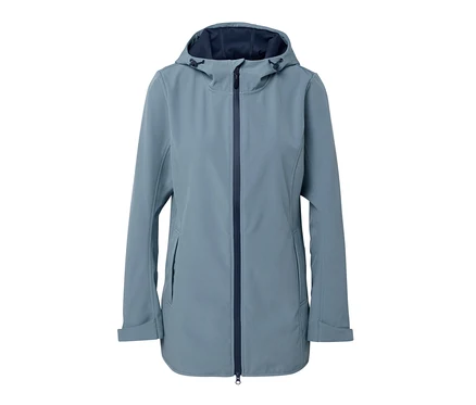 Eine blaue Softshelljacke mit Reißverschluss und Kapuze.