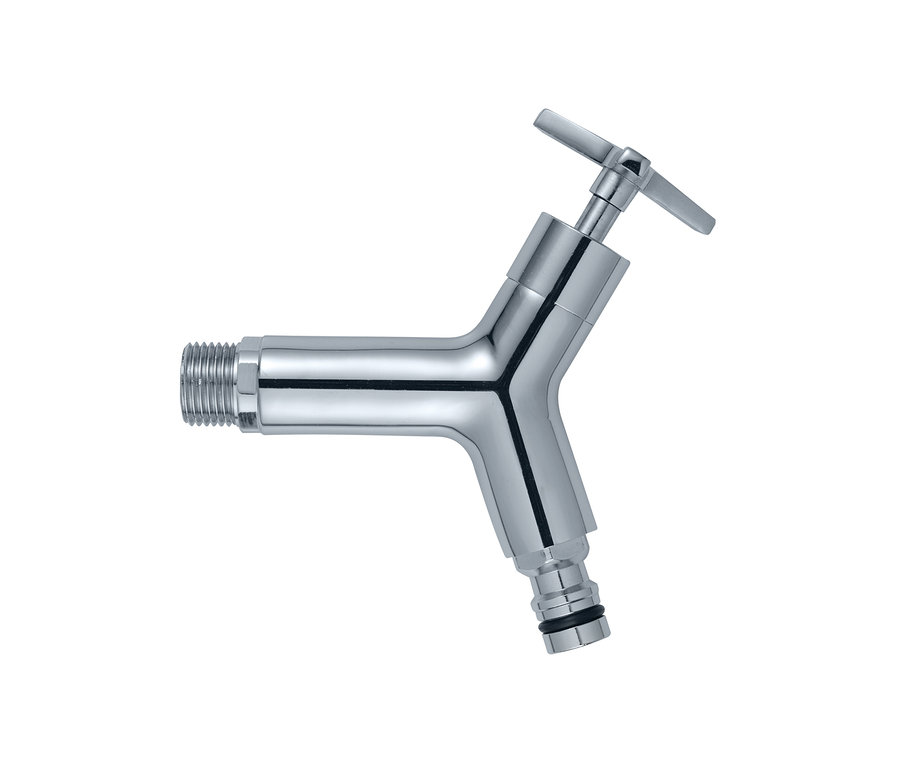Verchromter Y-förmiger Wasserhahn.