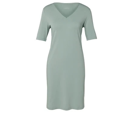 Ein hellgrünes Kleid mit kurzen Ärmeln und V-Ausschnitt.