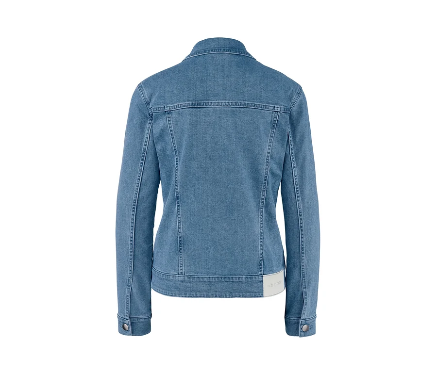 Eine blaue Jeansjacke von hinten.