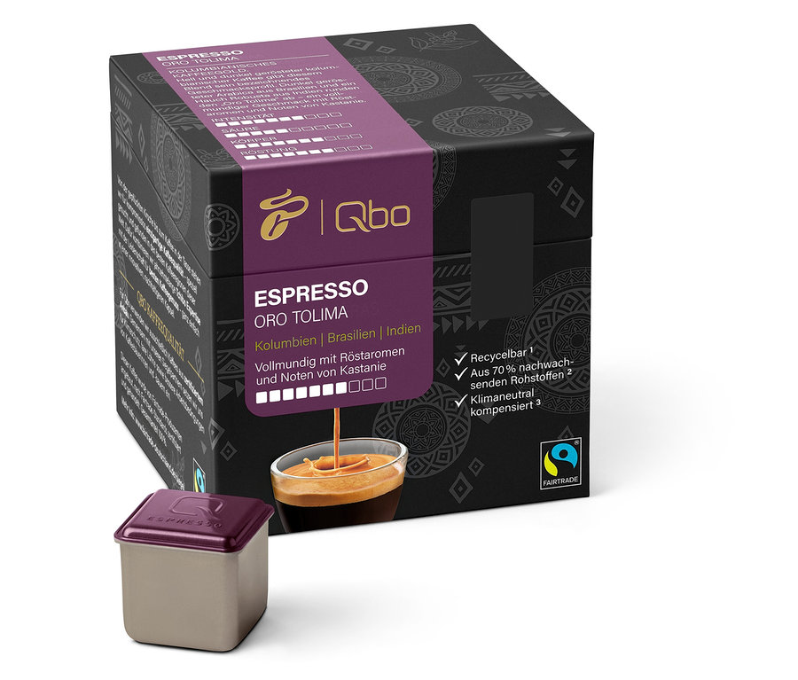 Eine Packung Qbo Espresso ORO TOLIMA Kapseln und eine Kapsel neben der Packung.
