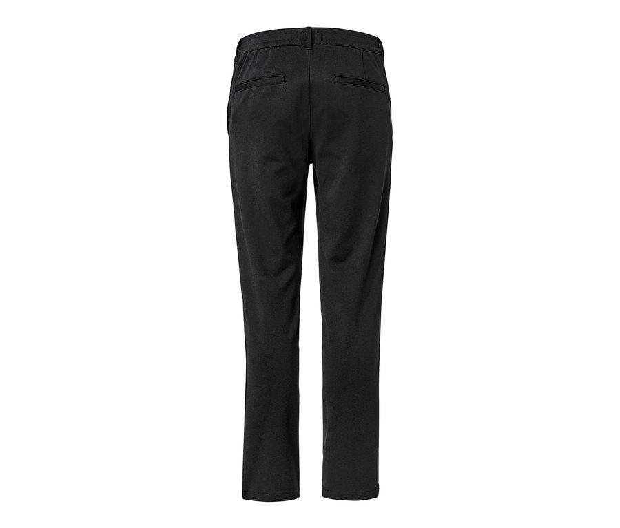 Detailansicht der Rückseite einer schwarzen Comfort-Stretch-Hose.