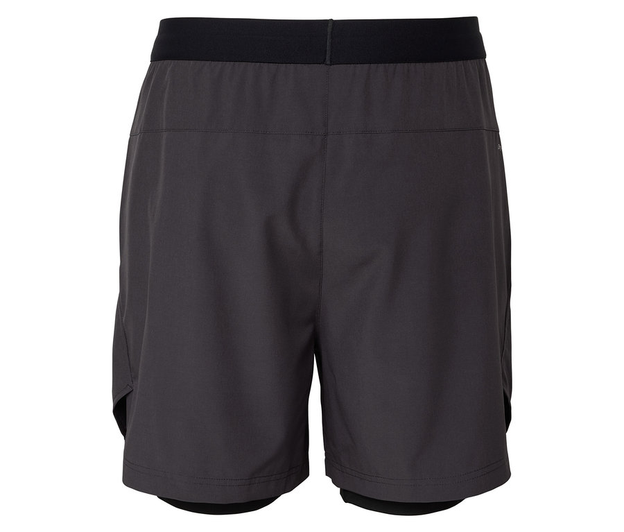 Schwarze Sportshorts mit schwarzem Bund.