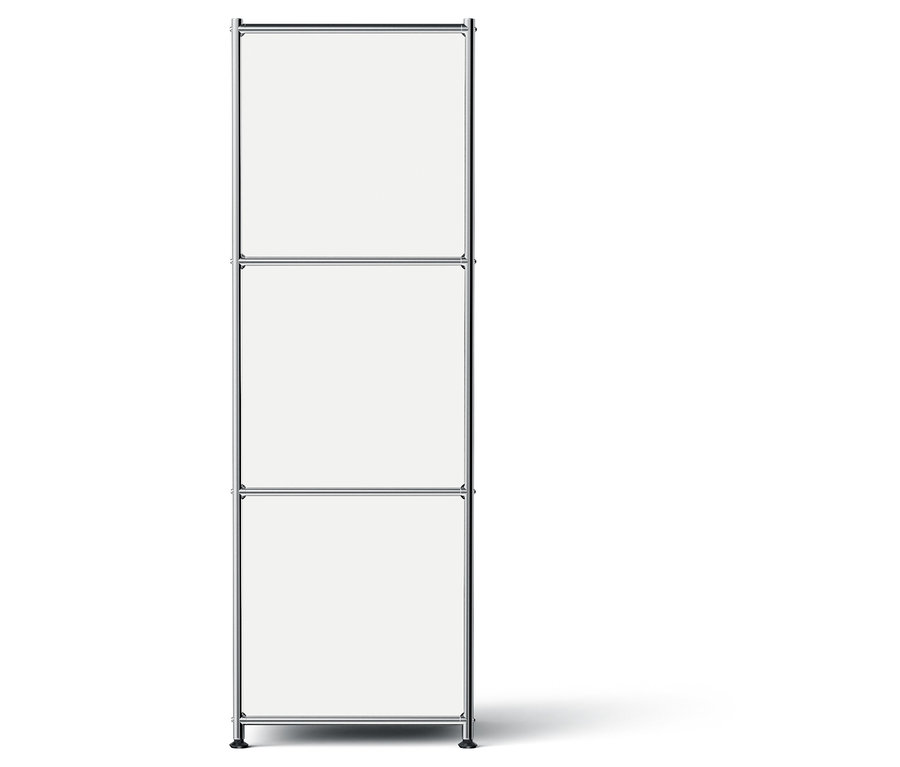 Silbernes Regal mit drei weißen Regalböden.