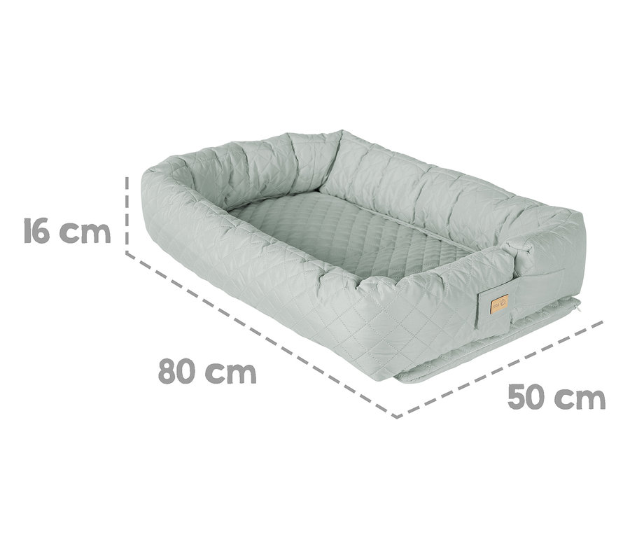 Abbildung der Roba 3-in-1-Babylounge in Grün mit den Maßen 80 cm x 50 cm x 16 cm.