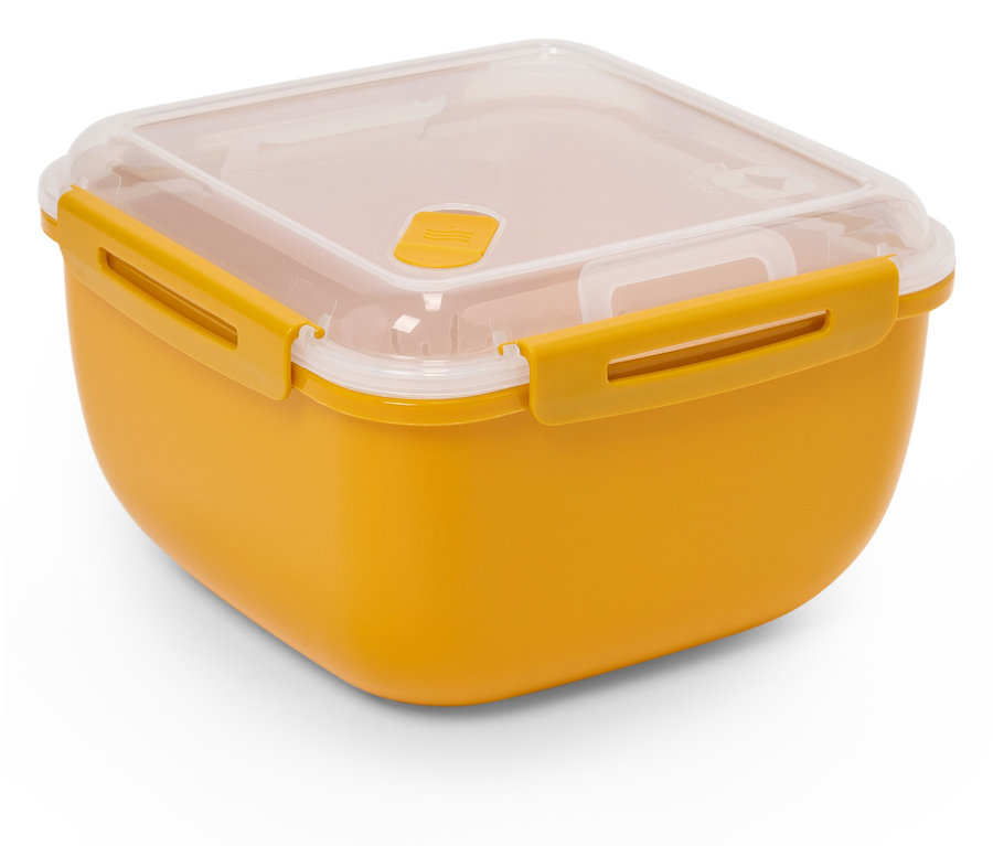 Ein gelb-orangener Lebensmittelbehälter mit transparentem Deckel auf einem weißen Hintergrund.