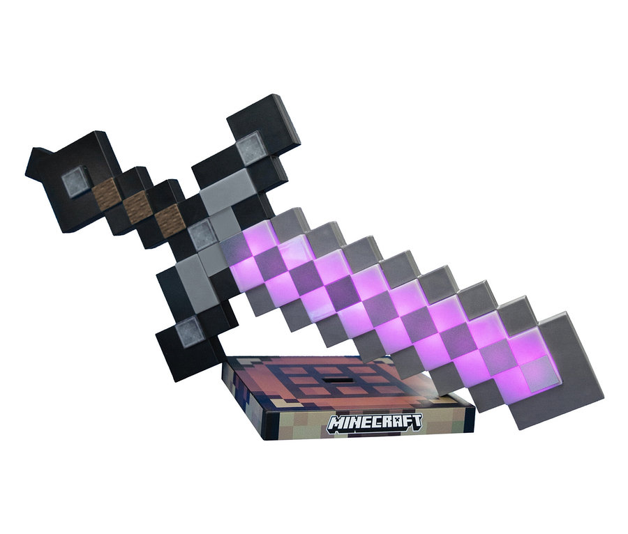 Minecraft-Schwert mit Schachbrettmuster, das auf einer Minecraft-Box steht.