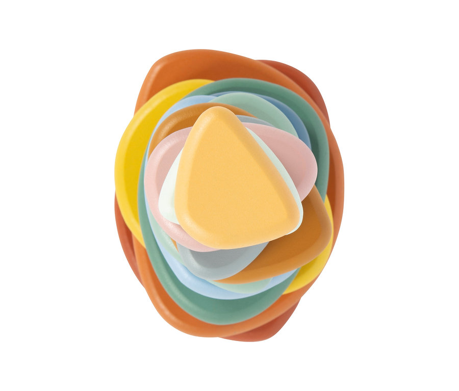 Gestapeltes small foot Montessori-Bundle 1 mit bunten, abgerundeten Dreiecken in Pastellfarben.