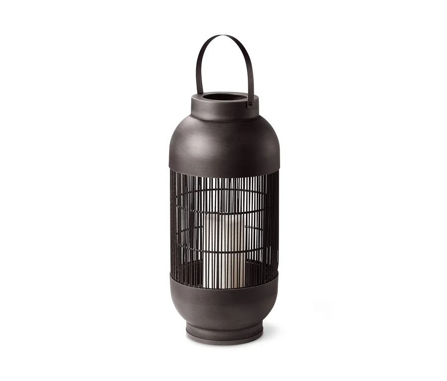 Eine hohe LED-Outdoor-Laterne.