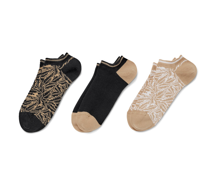 Drei Paar Sneakersocken, Palmenblätter.