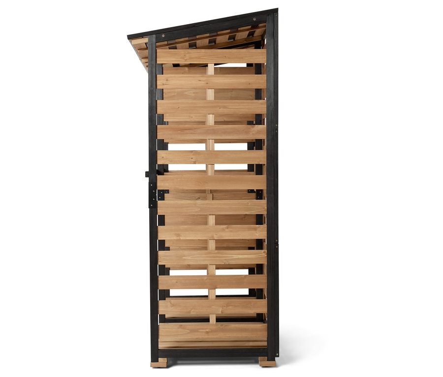 Seitenansicht eines Holzschuppens mit schwarzem Rahmen.