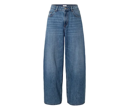 Mittelblaue Wide-Leg-Jeans mit Knopf- und Reißverschluss sowie Vordertaschen.