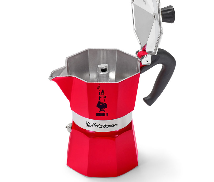 Geöffneter, roter Espressokocher von Bialetti steht auf einem weißen Hintergrund.