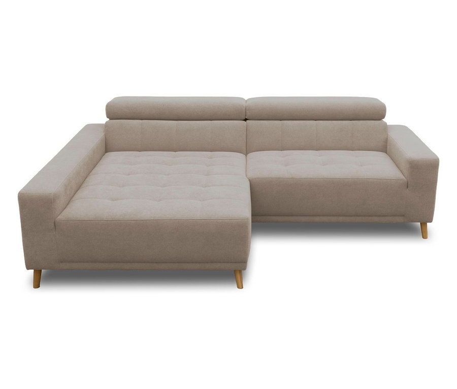 Beiges L-förmiges Ecksofa mit gesteppten Sitzen, verstellbaren Kopfstützen und hellen Holzbeinen.