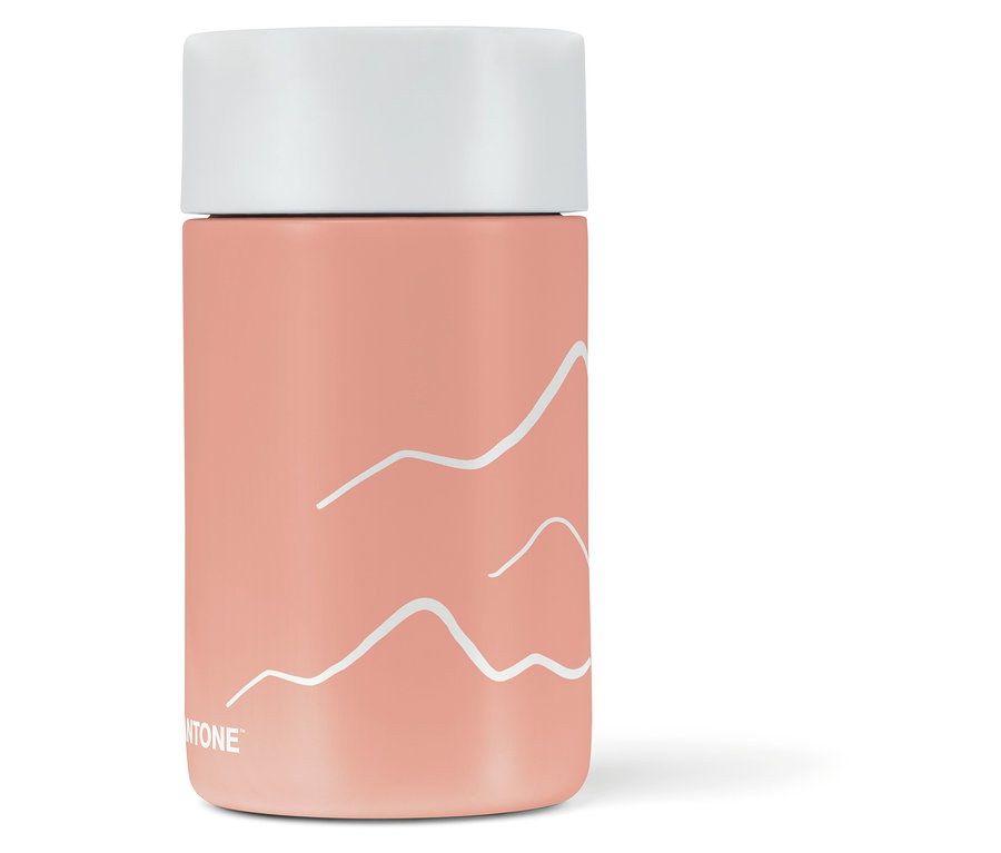 Kambukka To-Go-Becher X Pantone, Muted Clay mit weißem Deckel und Bergmotiv.