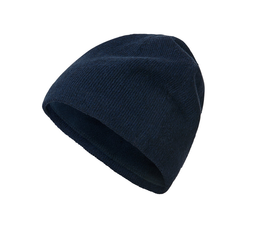 Blaue Strickmütze.