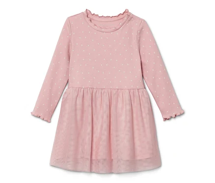 Rosa Kinder-Rippkleid mit langen Ärmeln und weißen Punkten.
