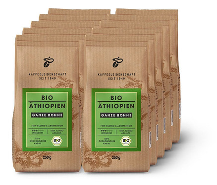 Zehn braune Packungen Bio Äthiopien - 10x 250 g Ganze Bohne Kaffee sind hintereinander gestapelt.