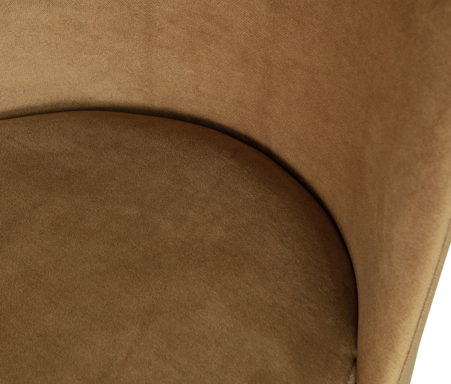 Detailaufnahme des honiggelben Stoffes vom BePureHome Esszimmerstuhl »Vogue«.