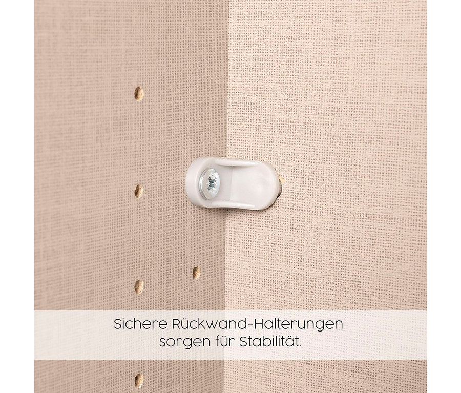 Detailaufnahme von sicheren Rückwand-Halterungen an einem Rauch Drehtürenschrank "Skandi" 6-türig mit vier Schubladen, beige/champagner.