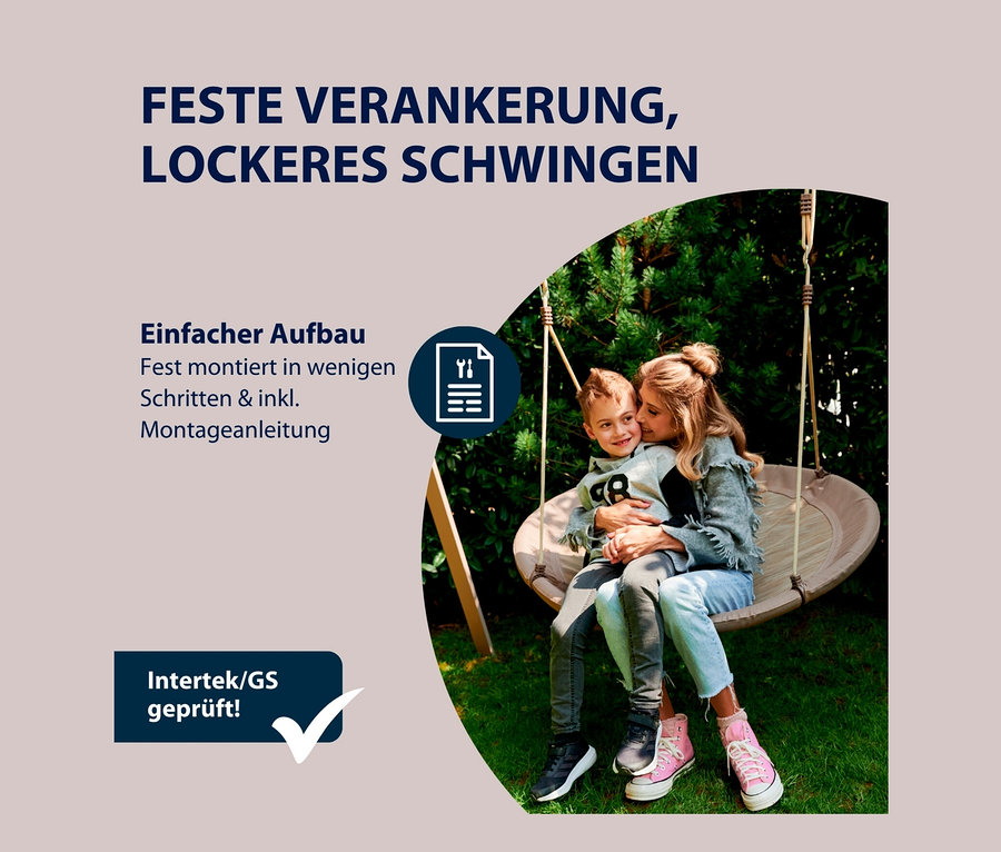 Mutter und Sohn sitzen in der beigen HUDORA Nestschaukel »Lounge«, Ø 110 cm.