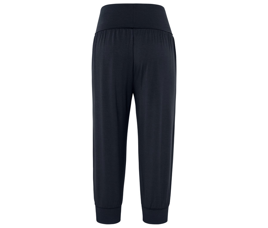 Eine marineblaue Haremshose mit hohem Bund.