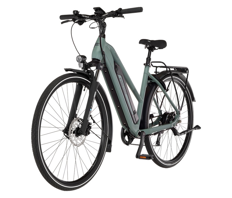 Das FISCHER Trekking E-Bike VIATOR 2.1 ACTIVE, 50 cm in Grün steht auf einem weißen Hintergrund.