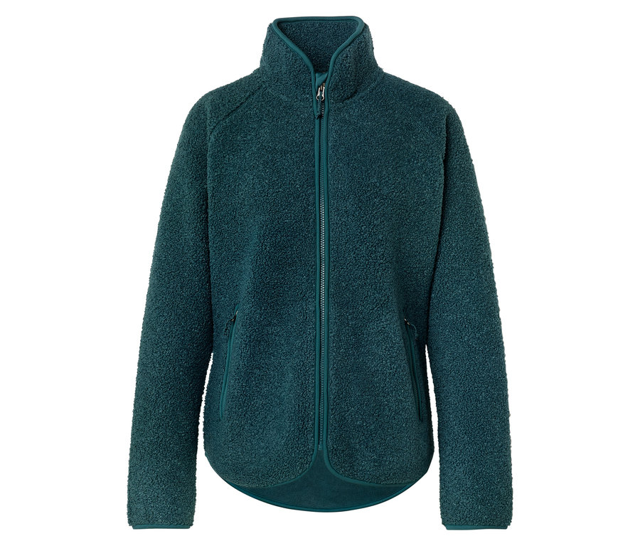 Eine grüne Fleecejacke mit Reißverschluss und Stehkragen vor einem weißen Hintergrund.