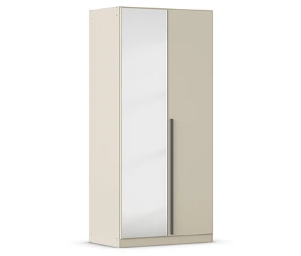 Beiger Schrank mit einer Spiegeltür.