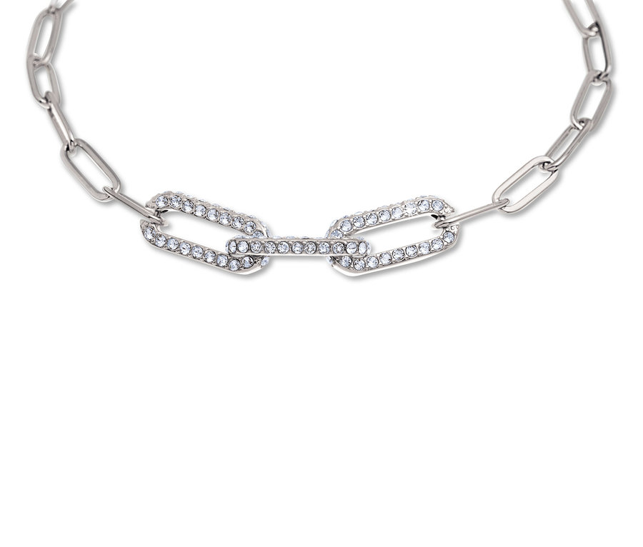 Nahaufnahme eines »Paperlink« Armbands mit Kristallbesatz.
