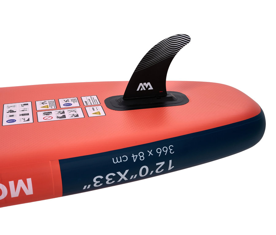 Detailaufnahme eines orangefarbenen Aqua Marina SUP Boards »Monster« 12'0" mit schwarzer Finne.