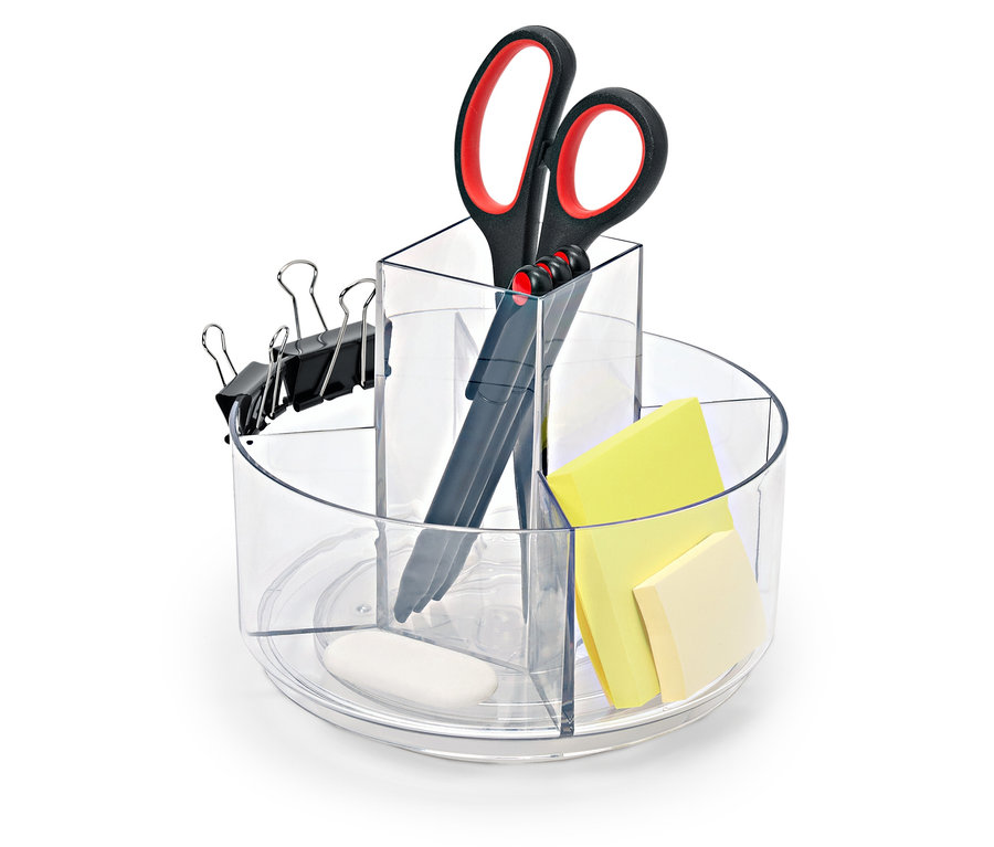 Durchsichtiger, drehbarer Schreibtisch-Organizer mit Schere, Stift, Klemmen, Notizblöcken und Radiergummi.