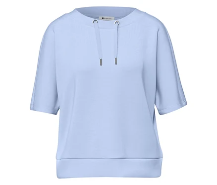 Hellblaues Street One Shirt mit kurzen Ärmeln, Kordelzug am Ausschnitt und geripptem Saum.